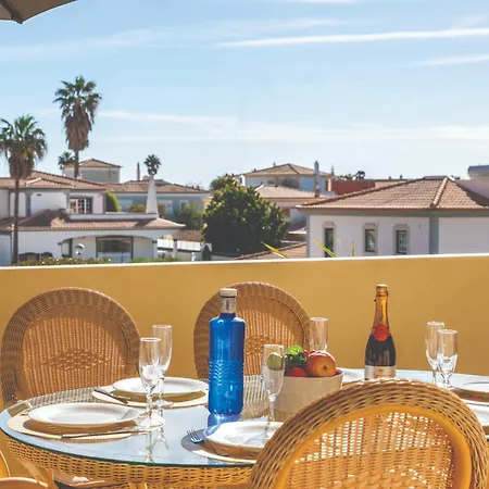 Stylish 2br With Pool Parking & Wifi Апартаменты