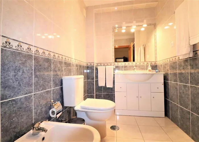Stylish 2br With Pool Parking & Wifi Albufeira